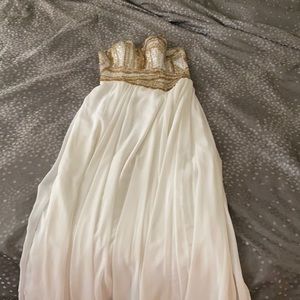 Good and white prom dress